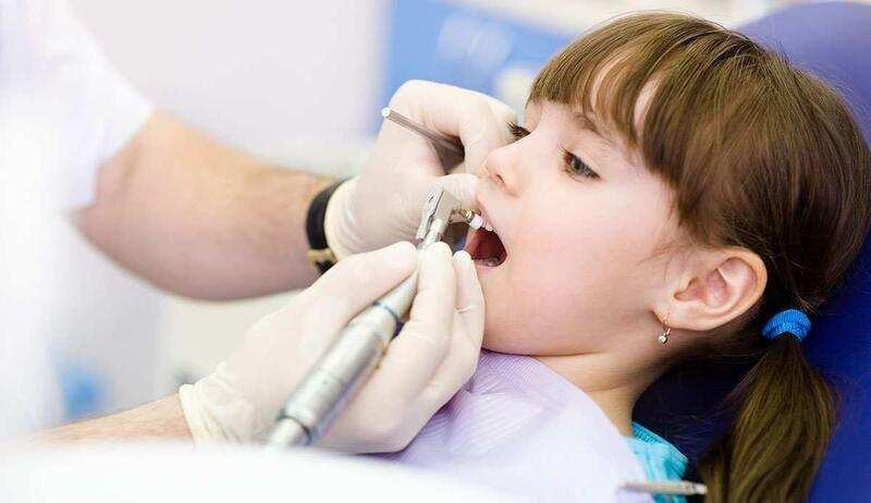 Первый раз к стоматологу: советы родителям маленьких пациентов