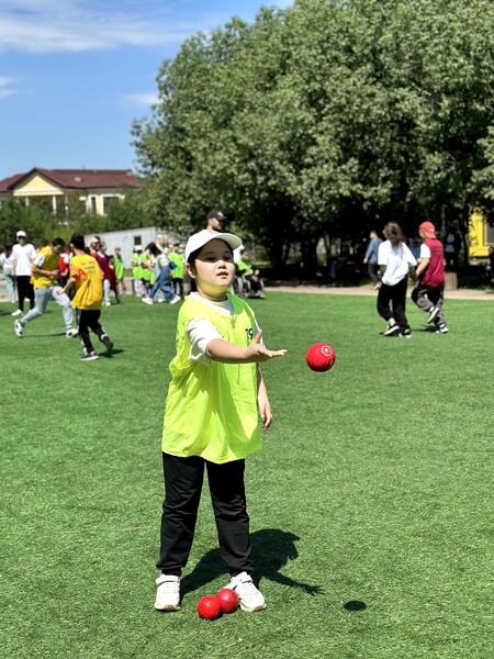 День защиты детей: инклюзивные спортивные состязания провели в Астане