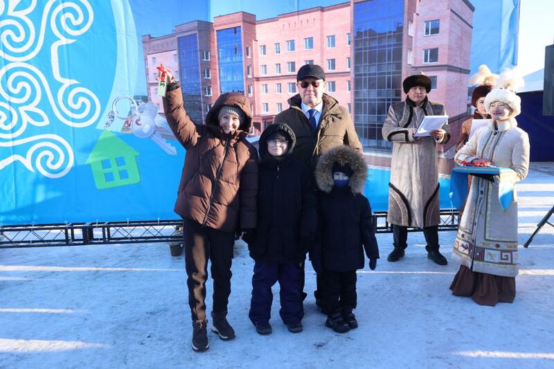 В микрорайоне «Астана» ключи от новых квартир получили 43 семьи