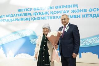 В области Жетісу чествовали тружеников тыла, военнослужащих и сотрудников правоохранительных органов