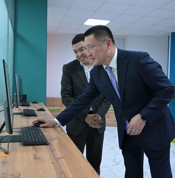 Асаин Байханов посетил региональный Pavlodar Hub и ознакомился с ходом развития IT-экосистемы региона