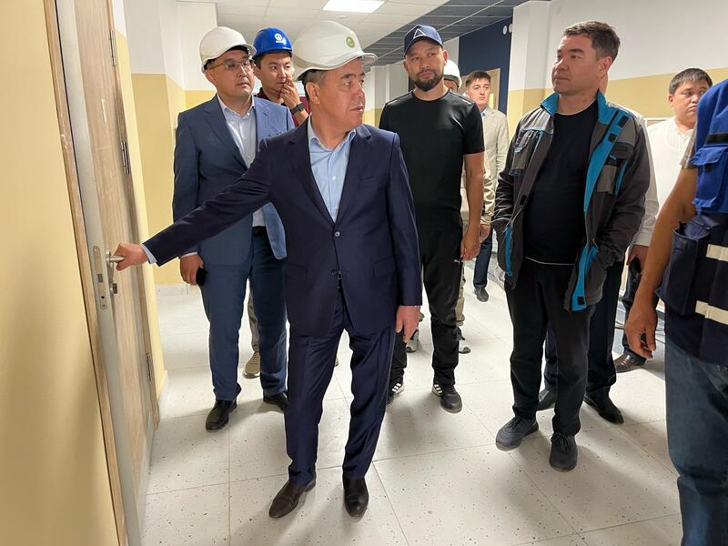 Аким Западно-Казахстанской области проверил ход строительства школ в рамках проекта «Келешек мектептер»
