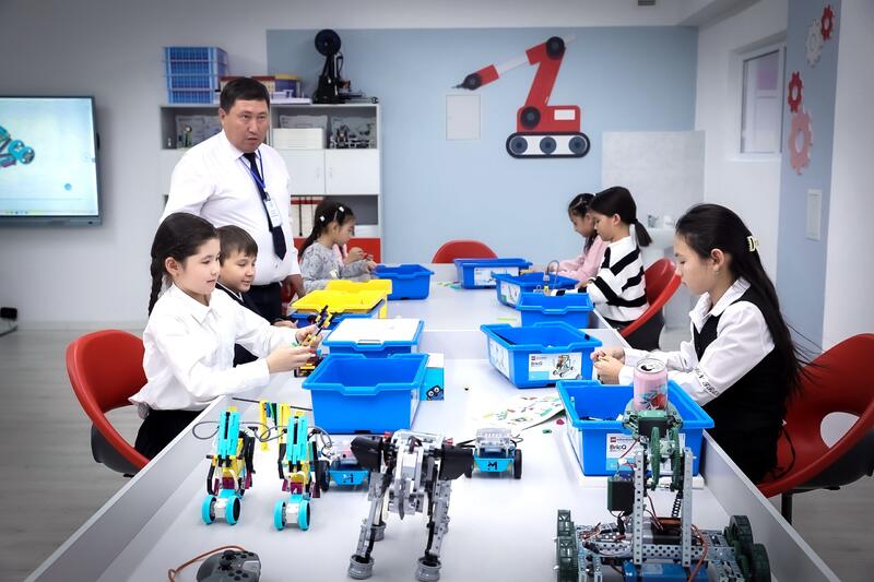 Наша задача — обеспечить детям качественное образование и доступ к передовым образовательным технологиям, создав равные условия школьной инфраструктуры в городах и селах — министр просвещения Жулдыз Сулейменова