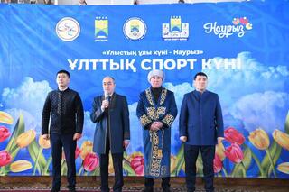 Аким Западно-Казахстанской области поучаствовал в соревнованиях по стрельбе из лука