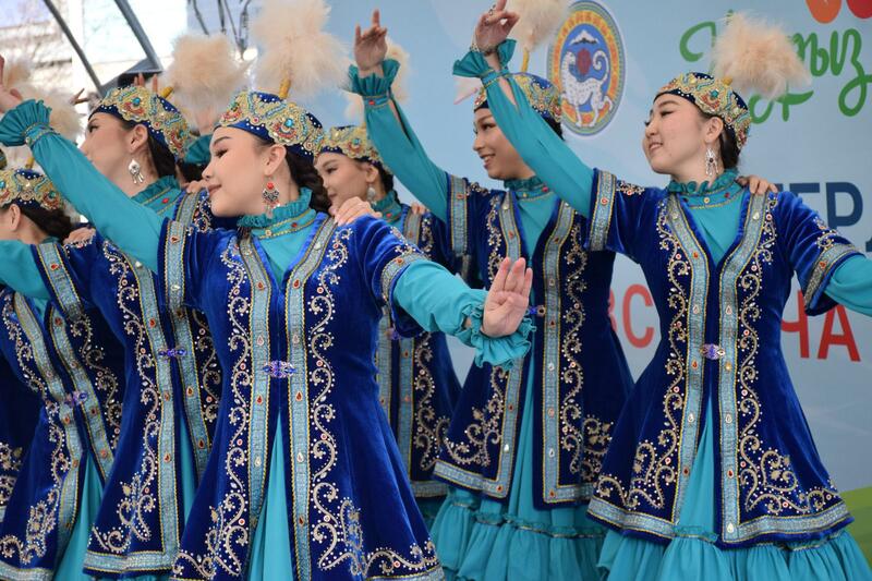 В Алматы прошел первый день книжного фестиваля KitapFest-2026