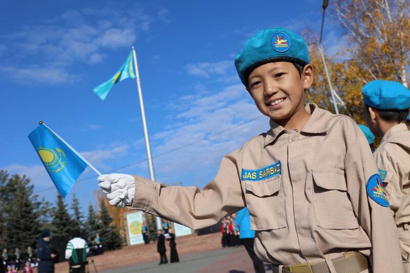 В Рудном состоялась торжественная церемония поднятия Государственного Флага Республики Казахстан в честь Дня Республики