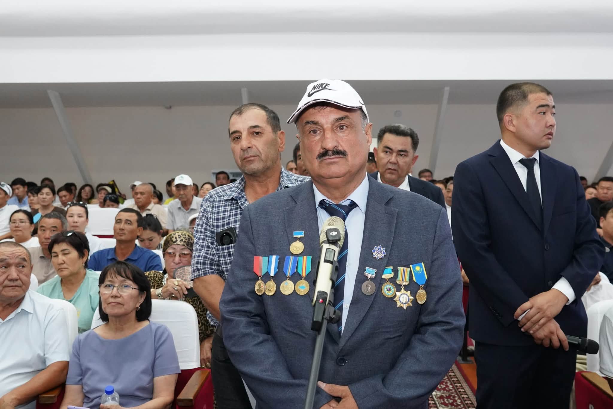 АКИМ ОБЛАСТИ ВСТРЕТИЛСЯ С ЖИТЕЛЯМИ ТЮЛЬКУБАСА НА ПЛОЩАДКЕ «ОТКРЫТЫЙ ДИАЛОГ» И ЗАСЛУШАЛ ИХ ПРЕДЛОЖЕНИЯ