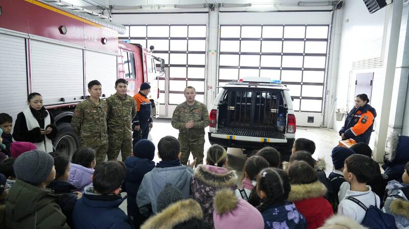 Формируя культуру безопасности: спасатели МЧС проводят уроки и дни открытых дверей