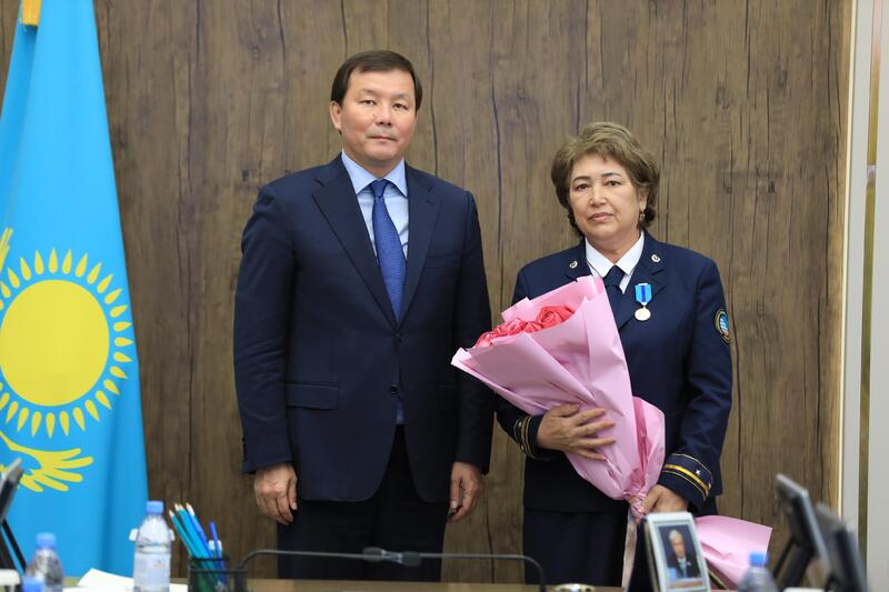 Работникам железнодорожной отрасли вручили государственные награды