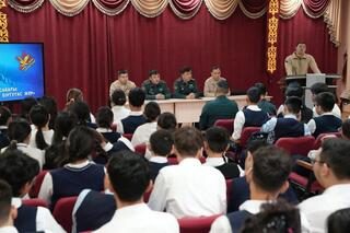 В Северо-Казахстанской области прошли встречи военнослужащих со школьниками и рабочей молодежью