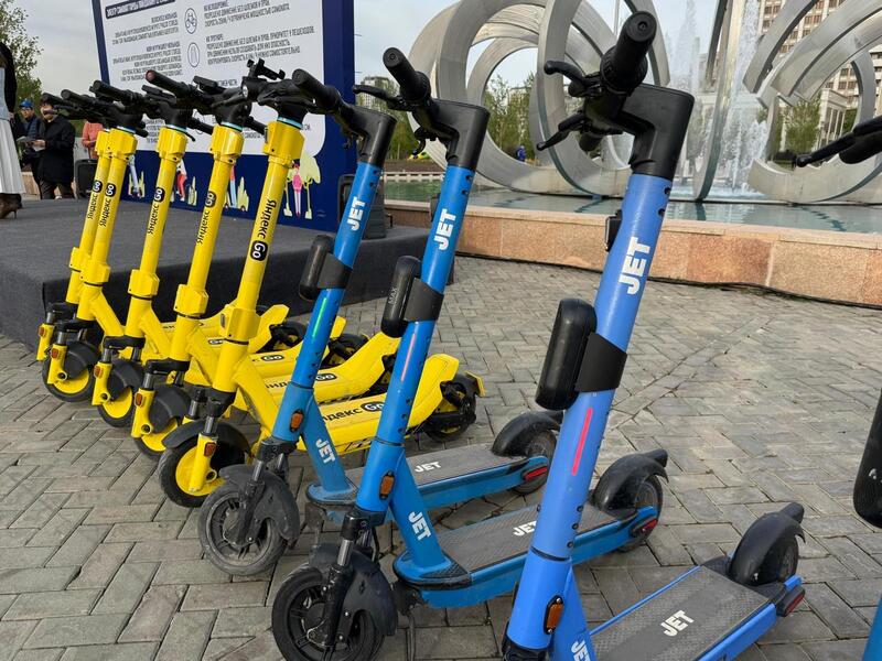 Безопасность и экологичность: промоакцию в поддержку электросамокатов провели в Астане