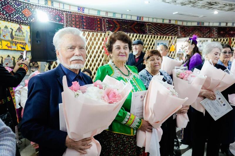 Фотовыставка, концерт и награждение: в столичном Доме дружбы чествовали ветеранов АНК