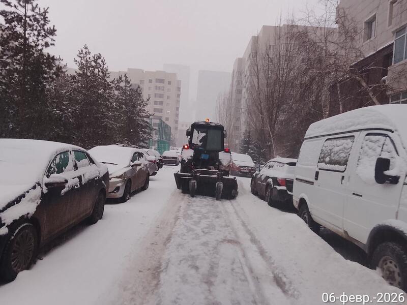 Более 3 000 дорожных рабочих и свыше 1 700 единиц спецтехники задействовано в снегоуборочных работах в Астане