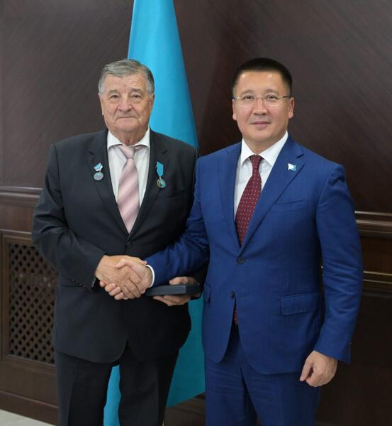 В Павлодарской области вручили медали в честь 30-летия Конституции