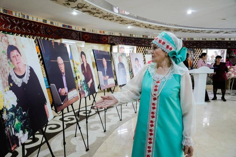 Фотовыставка, концерт и награждение: в столичном Доме дружбы чествовали ветеранов АНК