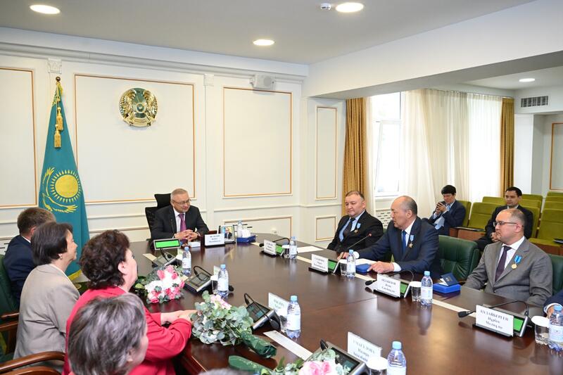 Заместитель акима города Талдыкорган Женис Андабеков награждён медалью «Ерен еңбегі үшін»