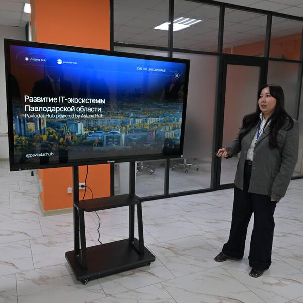 Асаин Байханов посетил региональный Pavlodar Hub и ознакомился с ходом развития IT-экосистемы региона