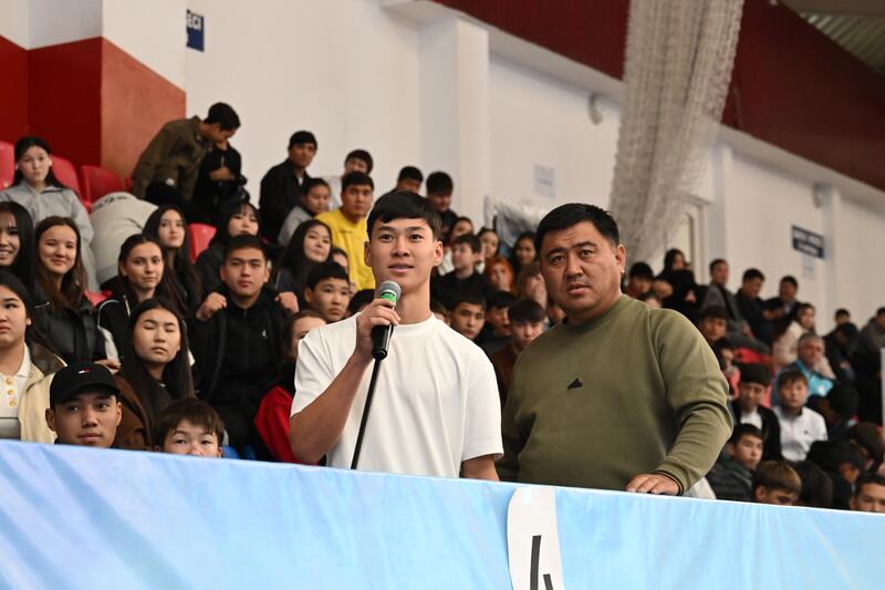 Молодежь Жетісу встретилась с олимпийскими чемпионами