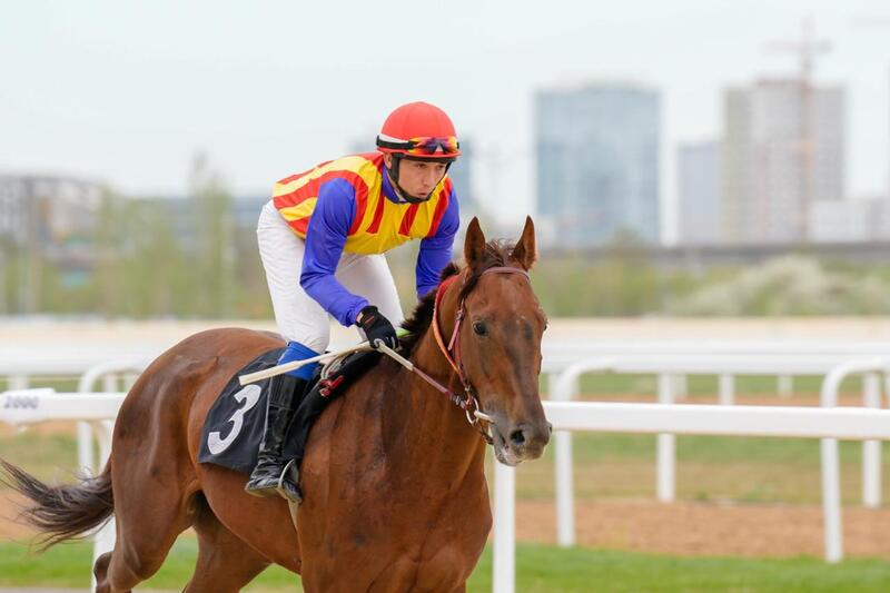 Антинаркотическую акцию провели на турнире по скачкам в Астане