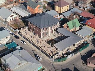 В Алматы сносят крупный незаконный объект