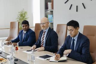 Министерство цифрового развития и Meta обсудили перспективы ИИ-партнёрства и защиту детей от вредоносного контента в интернете