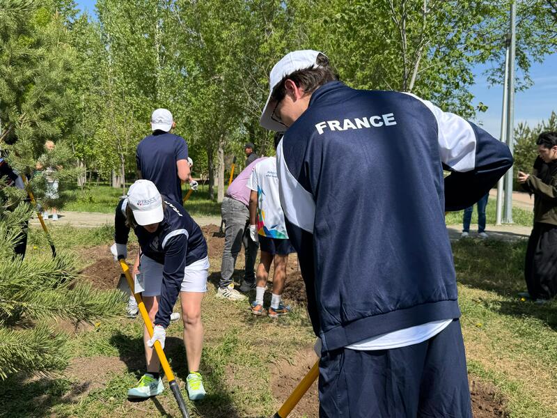 Экоакция в рамках Чемпионата мира VIRTUS: международные делегации высадили деревья в Астане