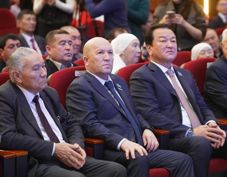 НУРАЛХАН КУШЕРОВ ВСТРЕТИЛСЯ С ЖИТЕЛЯМИ ГОРОДА ТУРКЕСТАНА И ОБСУДИЛ АКТУАЛЬНЫЕ ВОПРОСЫ