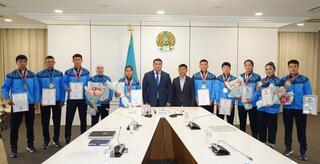 АКИМ ТУРКЕСТАНСКОЙ ОБЛАСТИ ЧЕСТВОВАЛ ЧЕМПИОНОВ АЗИИ