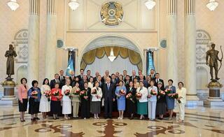 ПРЕЗИДЕНТ РК ВРУЧИЛ ГОСУДАРСТВЕННЫЕ НАГРАДЫ ЛУЧШИМ ПРЕДСТАВИТЕЛЯМ СФЕРЫ ЗДРАВООХРАНЕНИЯ