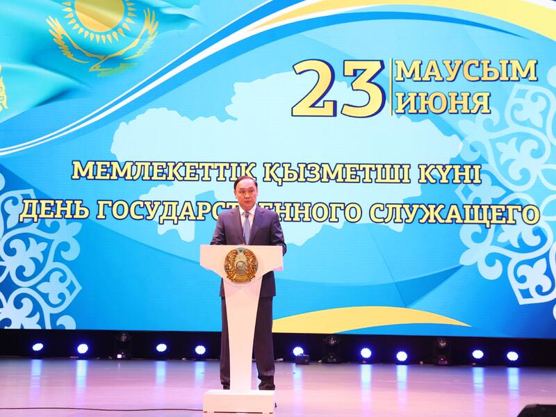 В Жамбылской области отметили День государственного служащего