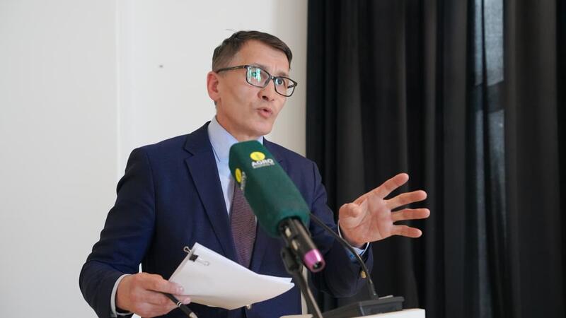 Рассмотрены актуальные вопросы развития племенного животноводства