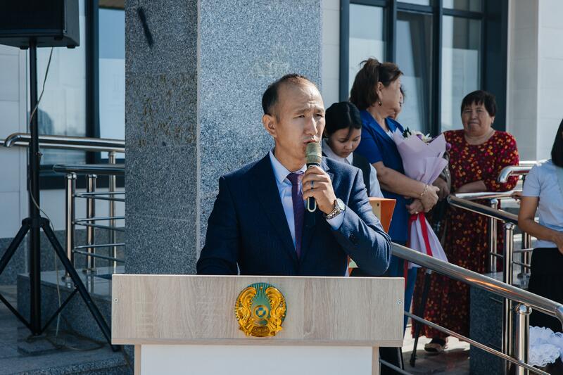 В Атырау в школе, открытой по проекту «Келешек мектептері», прозвенел первый звонок