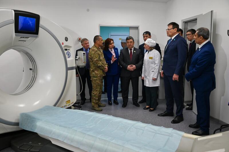 В Астане депутаты Сената Парламента посетили военный госпиталь