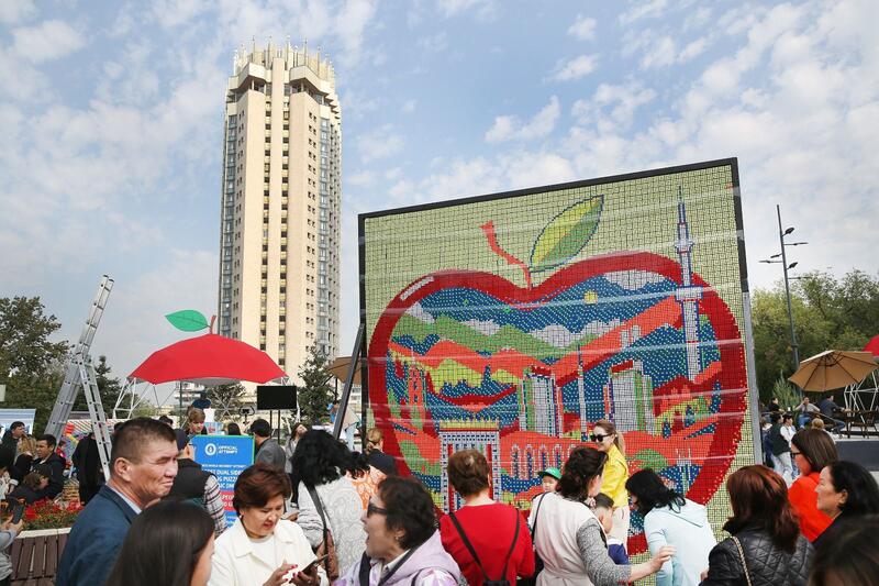 Alma Fest: более 100 тонн яблок, выступления суперзвезд и увлекательные игры