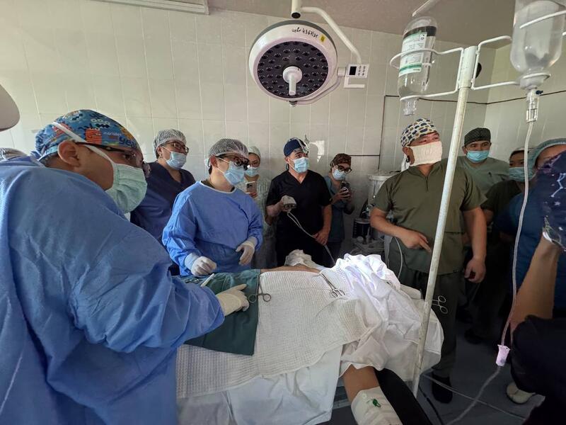 Современная хирургия рака молочной железы: специалисты ННОЦ проводят операции в Бишкеке