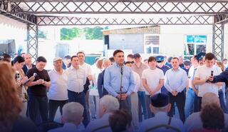 ҚАЛА ӘКІМІ ТҰРАН АУДАНЫНЫҢ ТҰРҒЫНДАРЫМЕН КӨШПЕЛІ КЕЗДЕСУ ӨТКІЗДІ