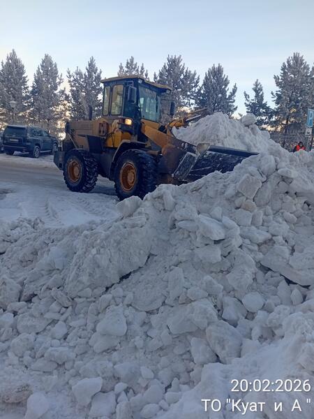 Более 1 500 единиц спецтехники задействованы в снегоуборочных работах в Астане