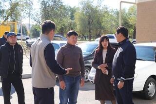 Аким города Ернат Бәзіл посетил объекты строительства и благоустройства в Талдыкоргане