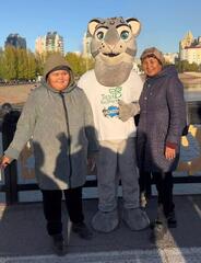 В Астане Тазабек провёл акцию добрых пожеланий ко Дню Республики