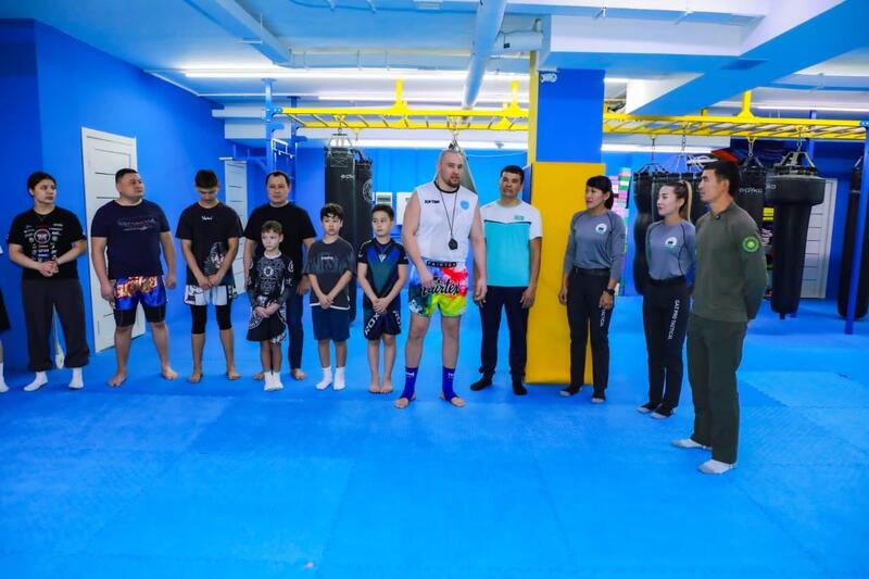 «Закон и порядок»: столичные полицейские - победители международных соревнований поделились опытом с юными спортсменами