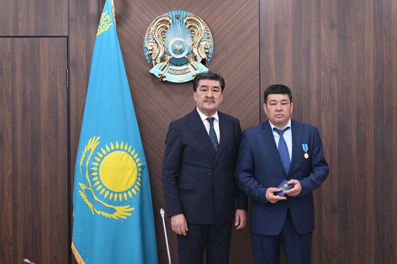 Торжественное мероприятие ко Дню государственных служащих