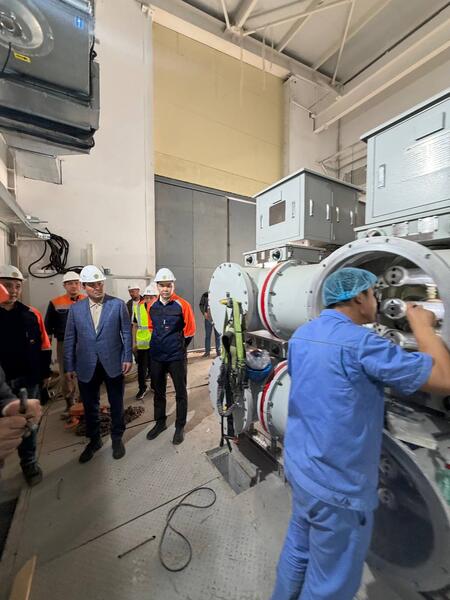 Министр энергетики проверил ход строительства ТЭЦ-2 и ТЭЦ-3 в Алматы