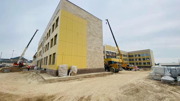 ТУРКЕСТАН: В САЙРАМСКОМ РАЙОНЕ АКТИВНО ВЕДЕТСЯ СТРОИТЕЛЬСТВО КОМФОРТНОЙ ШКОЛЫ НА 600 МЕСТ