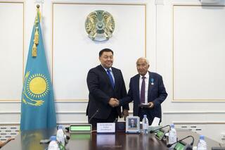 В области Жетысу в честь 30-летия Конституции вручены юбилейные медали