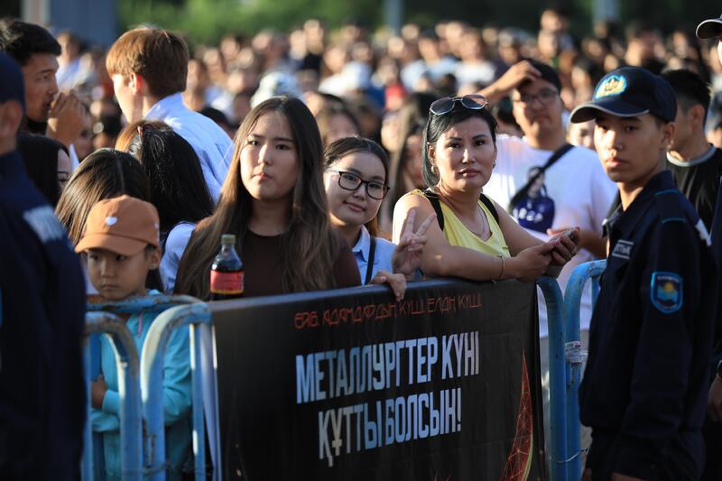 Аким области поздравил актюбинских металлургов с профессиональным праздником