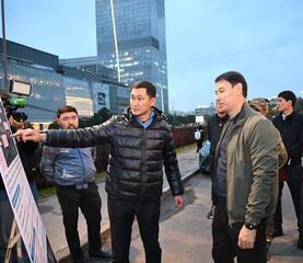 Дархан Сатыбады объявил выговор акимам Ауезовского и Медеуского районов за просадку асфальта и нецелесообразную замену брусчатки
