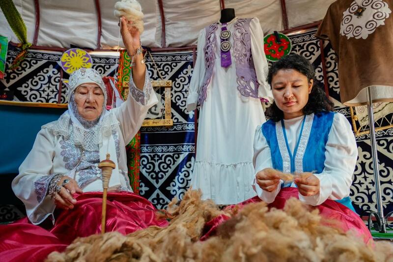 Работа с войлоком, рукоделие и национальные игры: при столичной школе работает уникальный этнолагерь