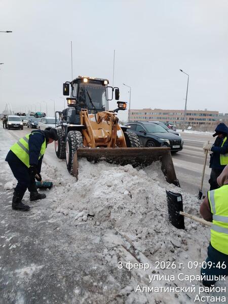 Более 3 000 дорожных рабочих и 1 600 единиц спецтехники заняты в снегоуборочных работах в Астане