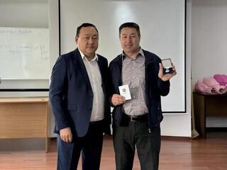 Лучших представителей рабочих профессий наградили на столичных предприятиях