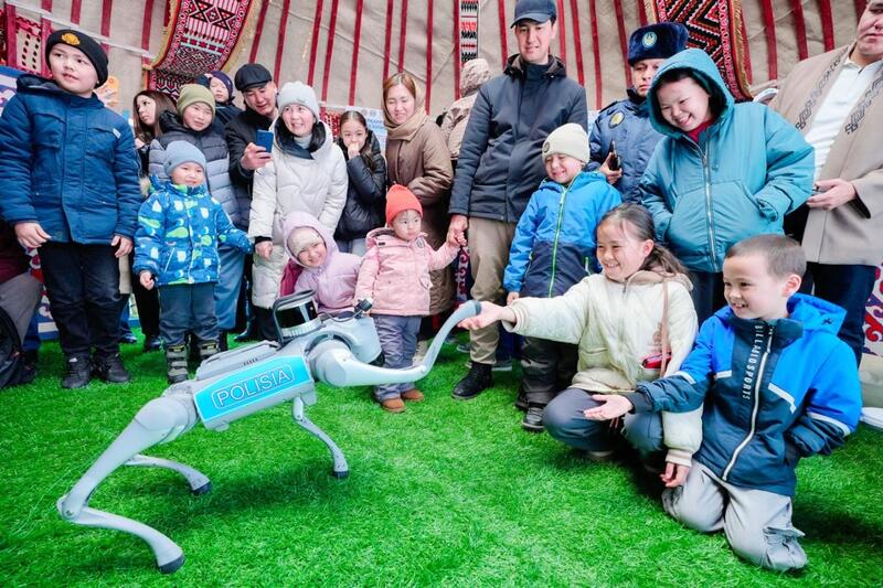Кибергигиена, полицейский дрон и цифровая грамотность: юрта «Закон и порядок» заработала на Наурыз в Астане